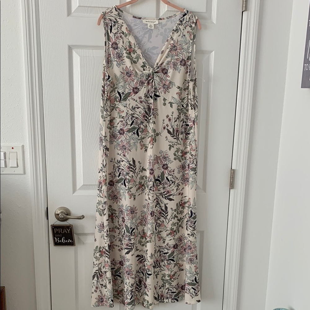 Floral Sleeveless Maxi Dress